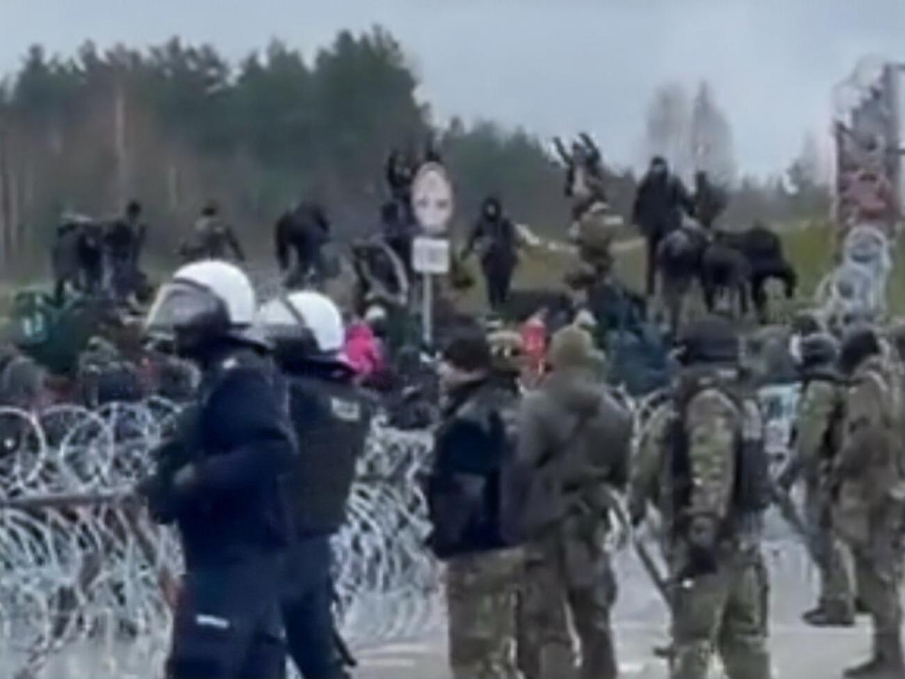 Мигрантам удалось проникнуть на территорию Польши