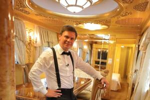 Дмитрий Комаров снял выпуск о необычном и дорогом вагоне "Укрзалізниці"