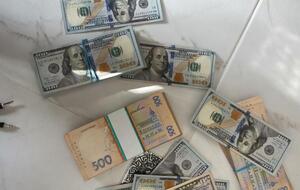 Правоохоронці вилучили понад 70 печаток та штампів медичних установ, приблизно 500 тис. грн та $12 тис.