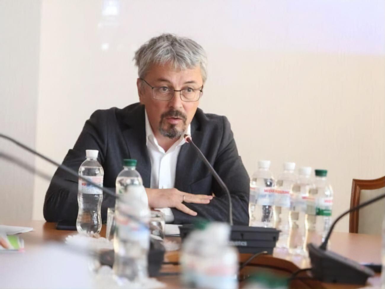 11 ноября Ткаченко подтвердил, что хочет уйти в отставку