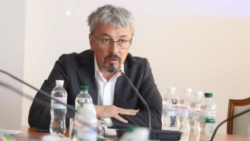 11 листопада Ткаченко підтвердив, що хоче піти у відставку