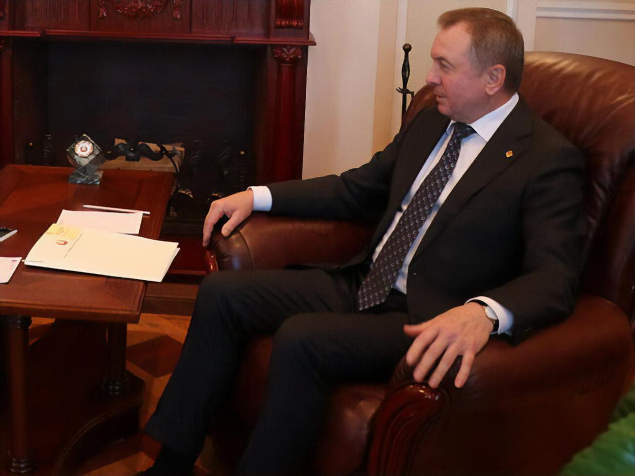 Макей спростував звинувачення в організованому доправленні мігрантів