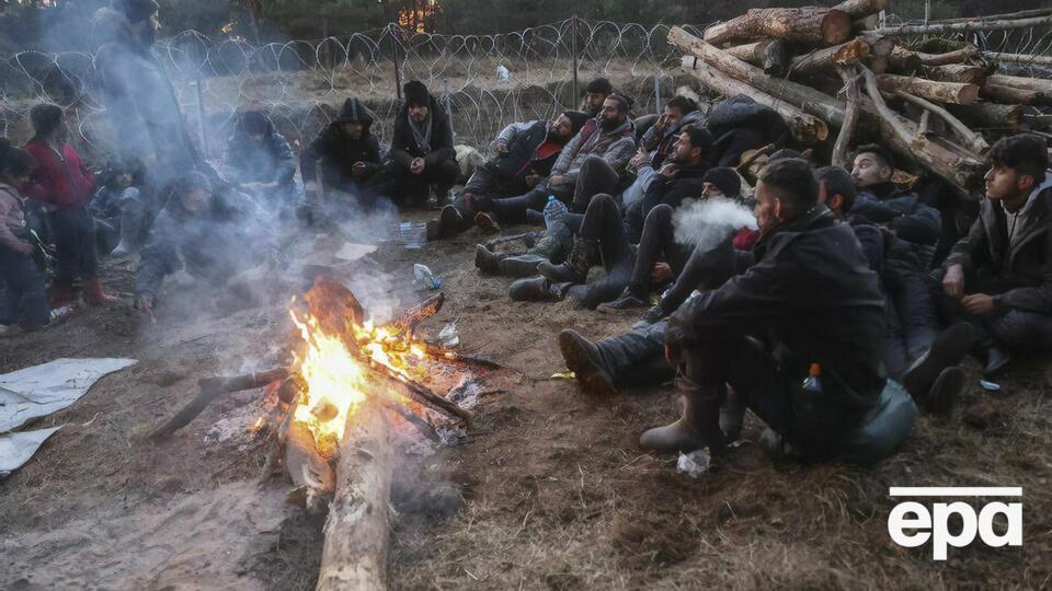 У листопаді численна група мігрантів розбила табір біля польсько-білоруського кордону