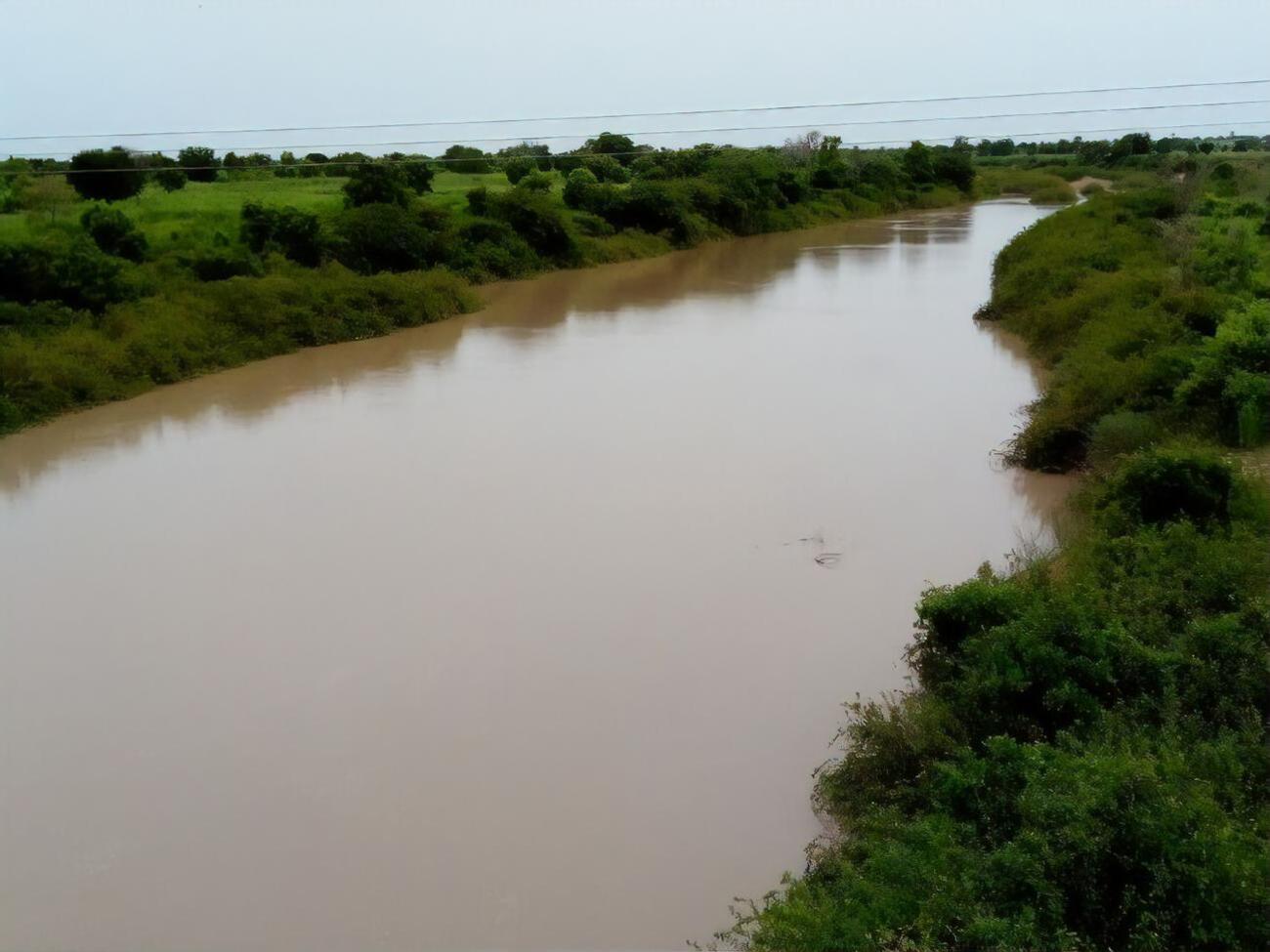 Двух погибших еще ищут