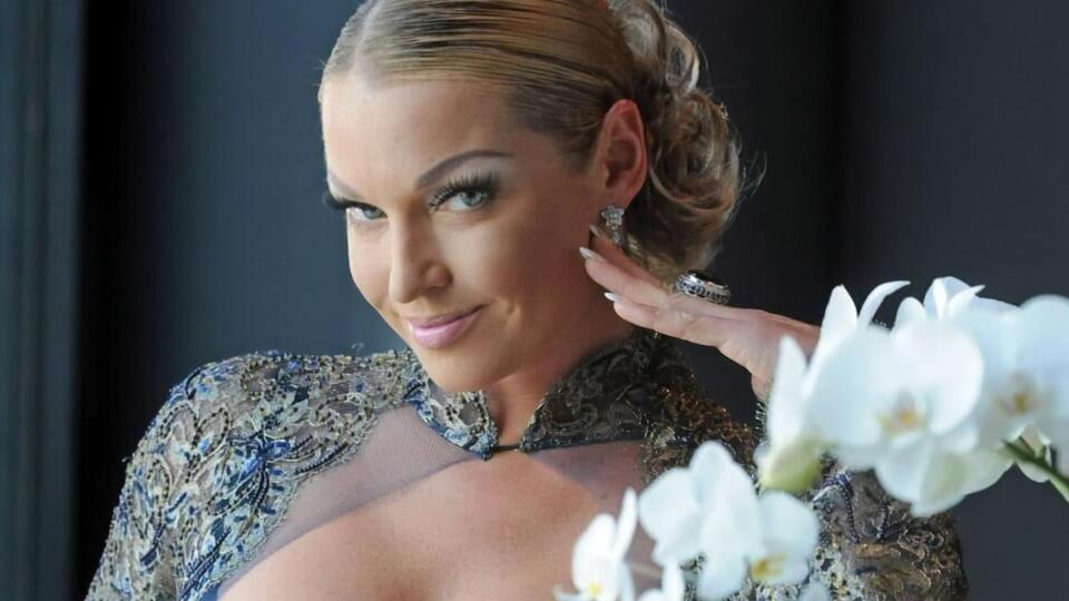 За словами Волочкової, після цієї процедури "нігтиків вистачає на півтора місяця"