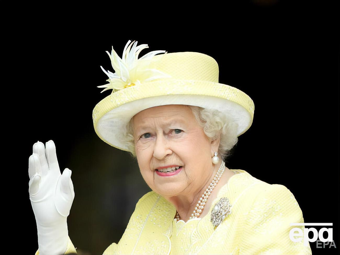 Отмененный визит на траурную службу должен был быть первым выходом королевы в свет после временного отдыха