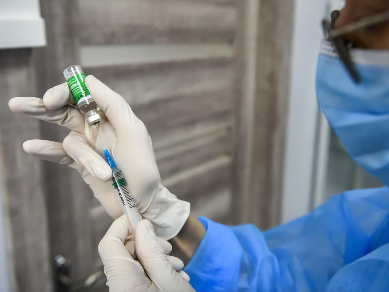 З початку вакцинальної кампанії одну дозу вакцини дістало 12,2 млн осіб