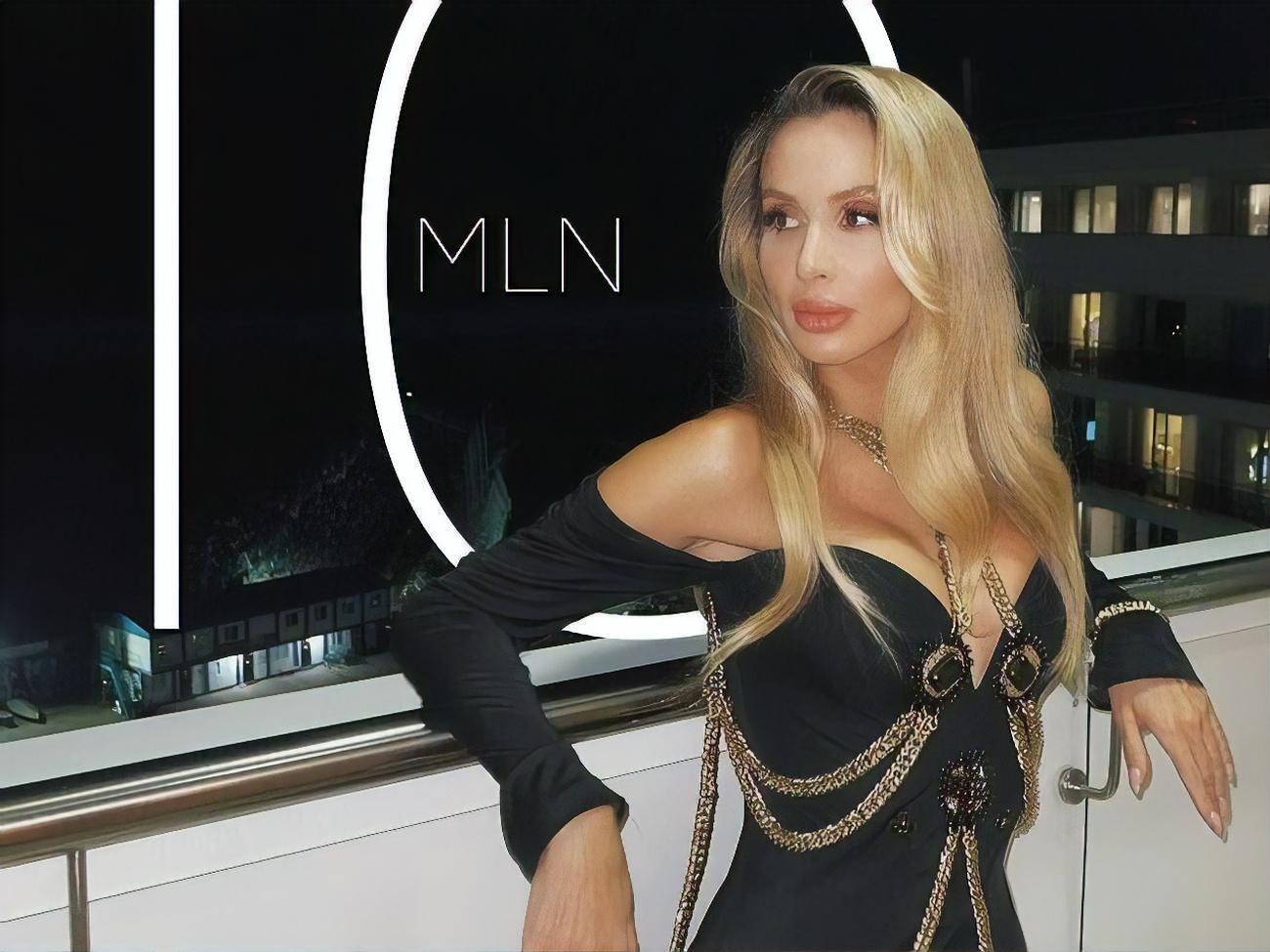 Певица показала, с какого ракурса удачно получается на фото