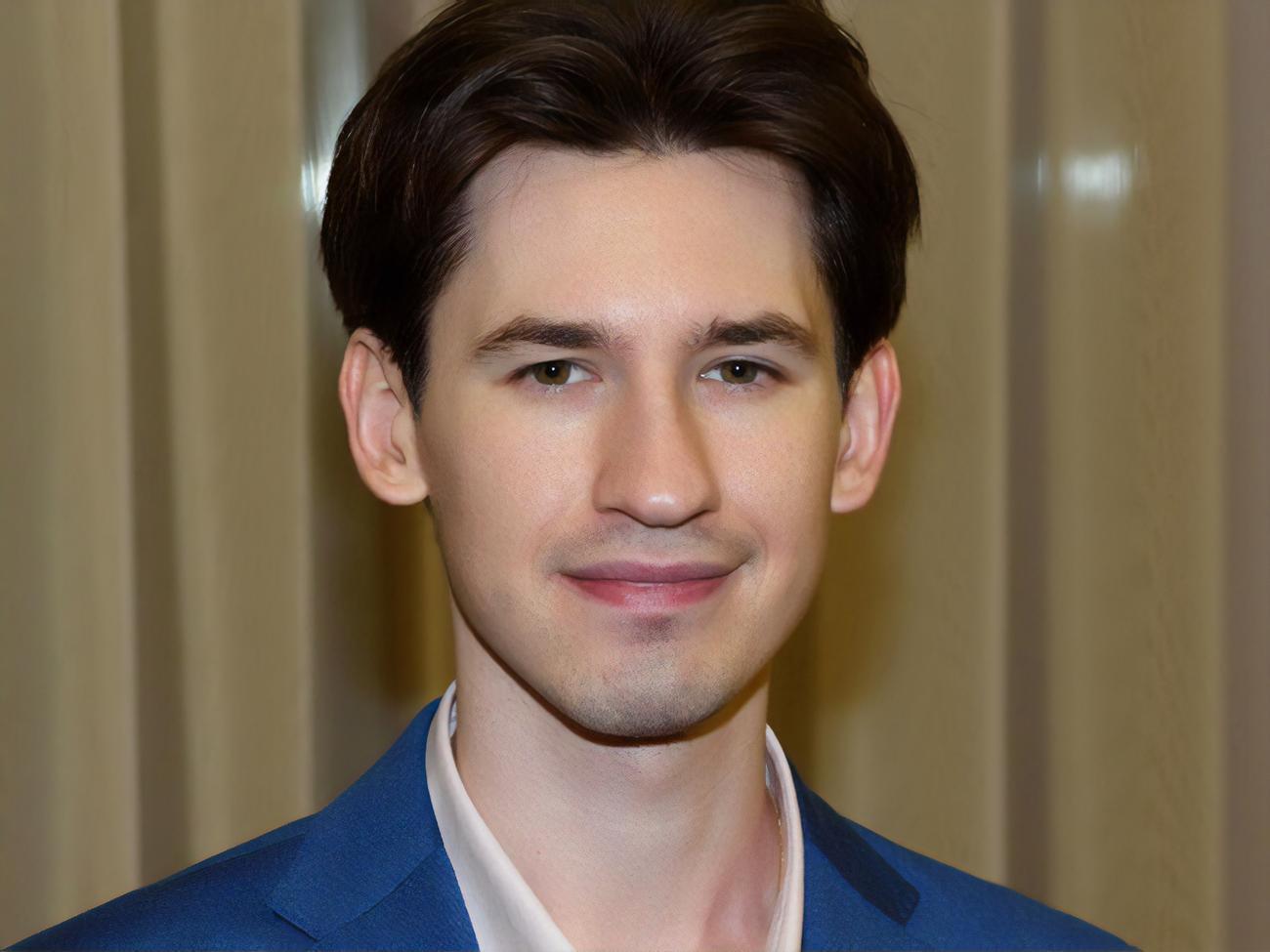 В абсурдистській картині Дмитро Гордон &ndash;&nbsp;молодший виступив як співавтор сценарію, співпродюсер, композитор та виконавець головної ролі