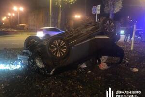 Поліцейського та водія однієї з машин госпіталізували