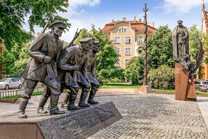 Памятник Пилсудскому и четверке легионеров в Кракове осквернили в начале ноября