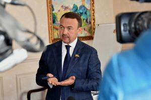 Петрова звільнили 15 листопада