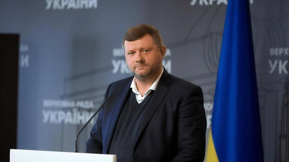 Корниенко: Углубляться в спор, что лучше для страны – президентская республика или парламентская, можно. Тема хорошая