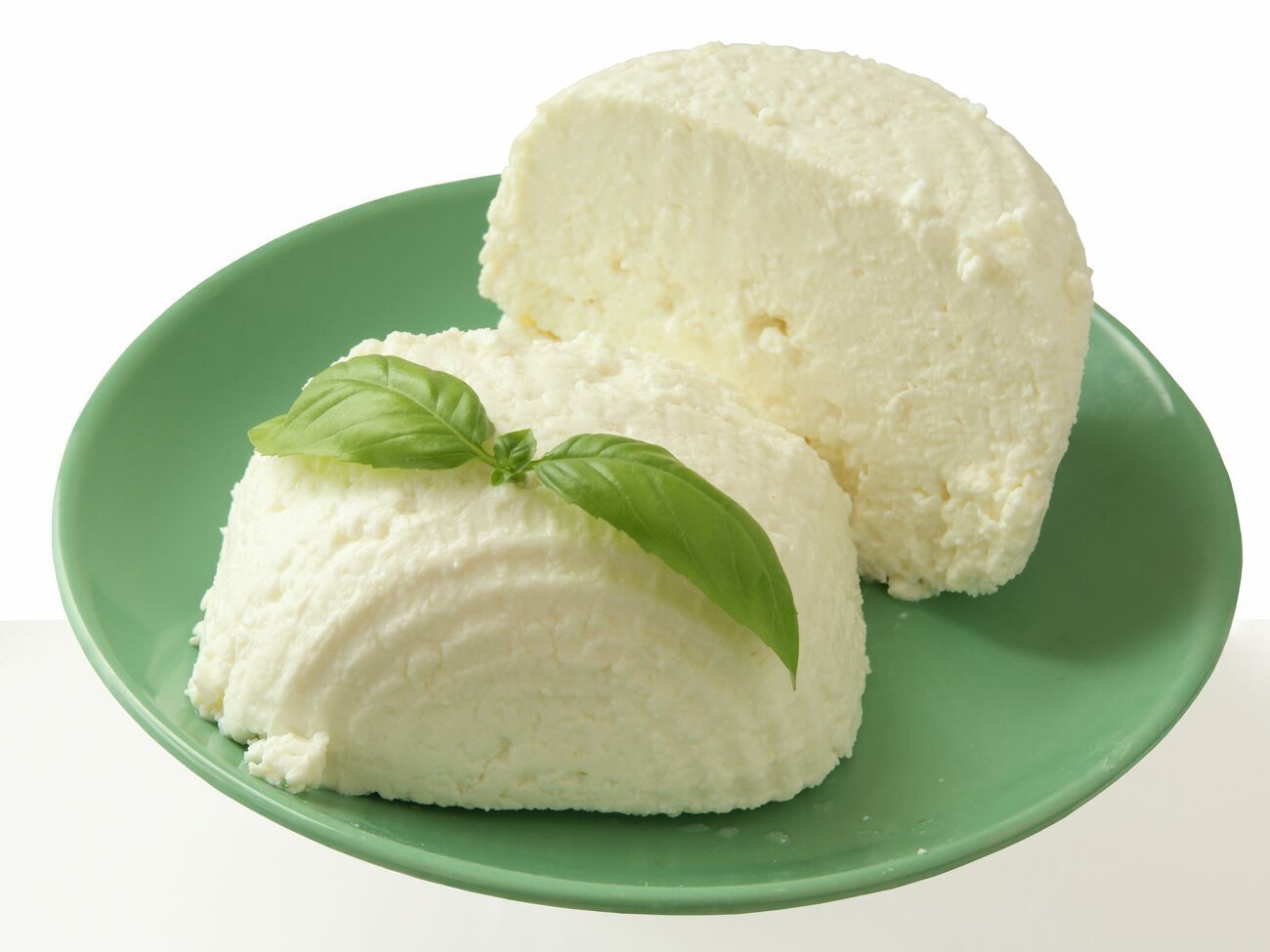 Из литра молока получается 400 граммов сыра