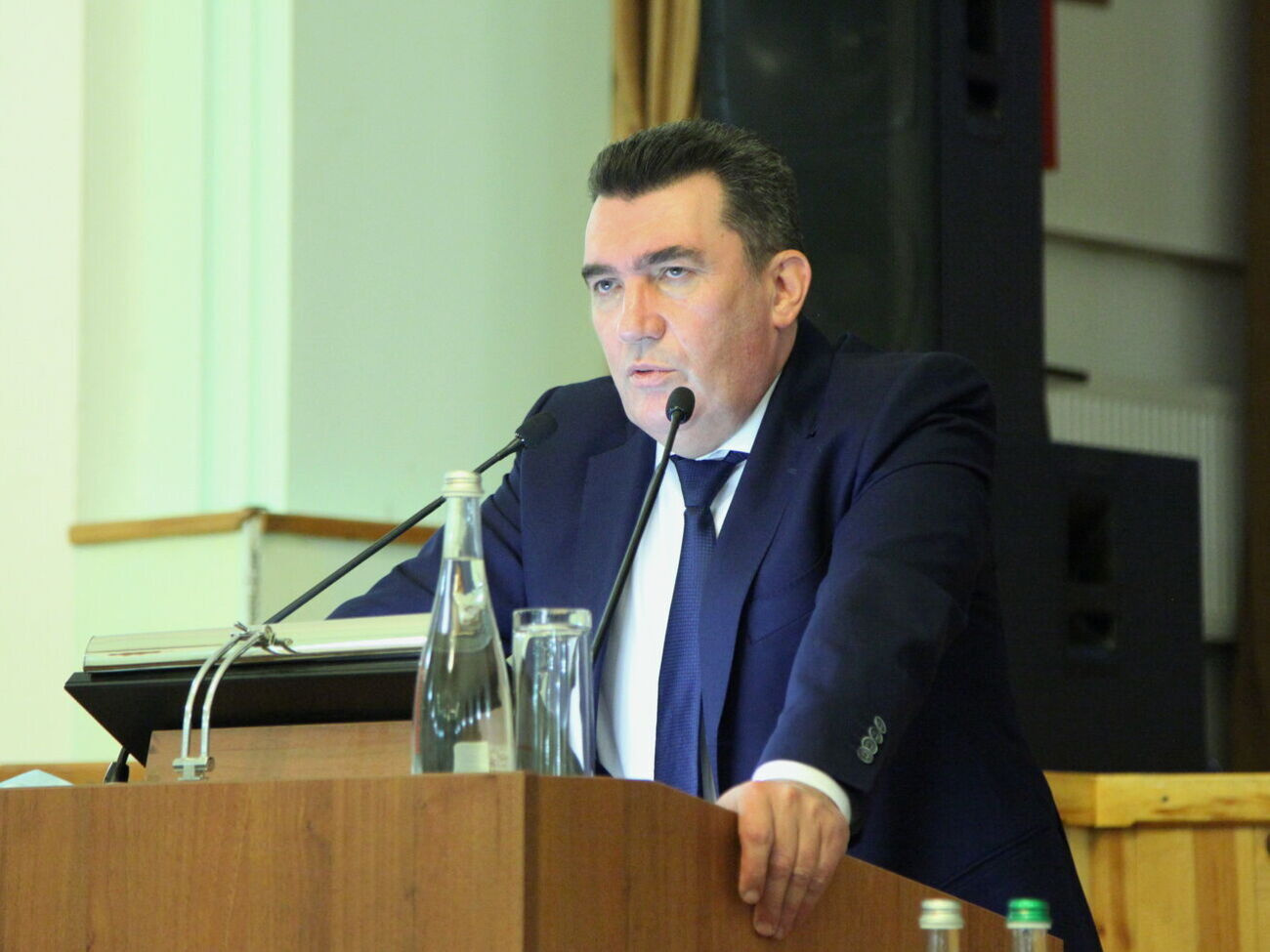 Данілов (на фото) "нормально і професійно" почувається у кріслі секретаря РНБО, вважає Стефанчук
