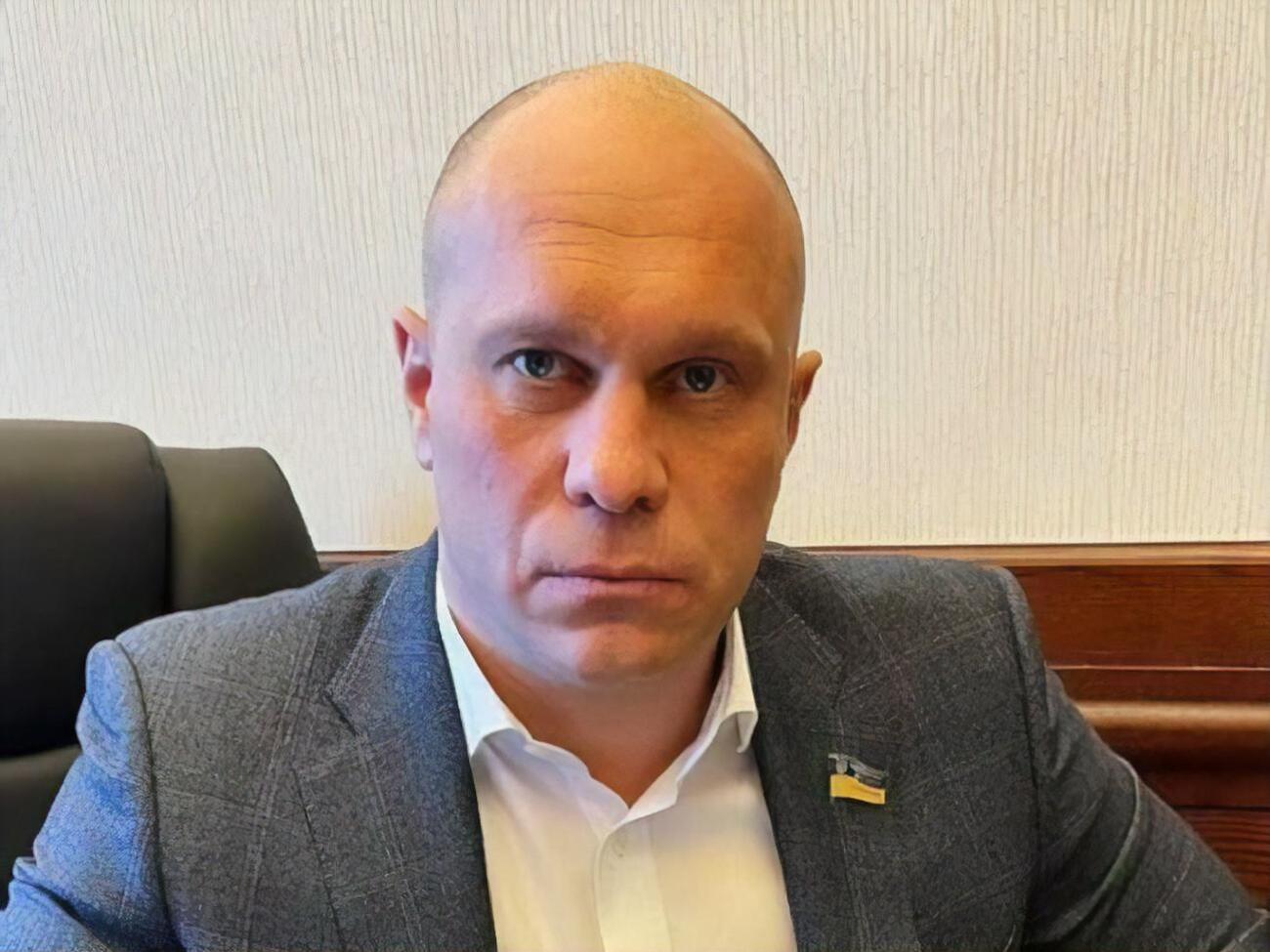 Кива заявив, що його переслідують за його політичну позицію