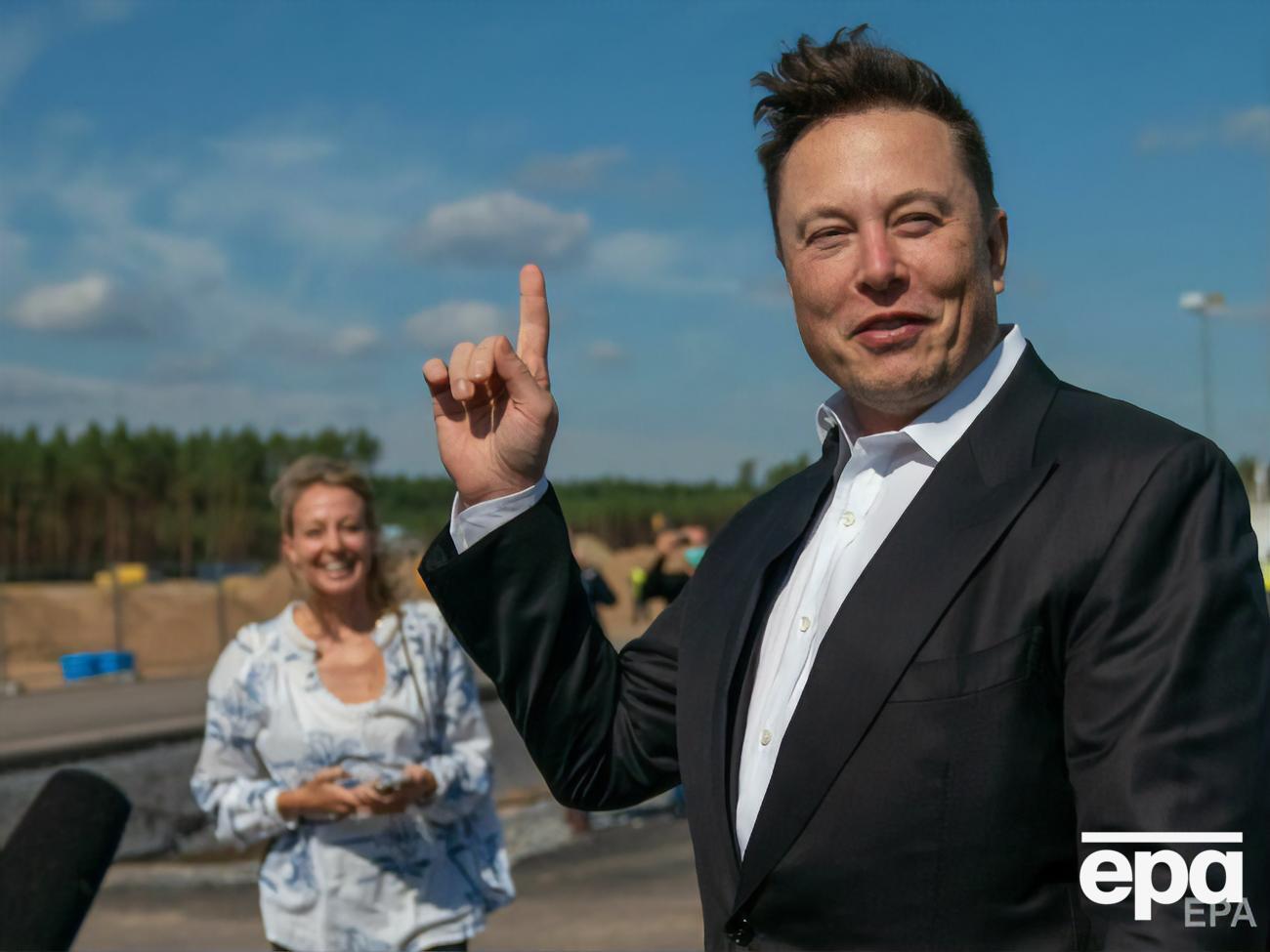 Илон Маск продолжает продажу акций Tesla