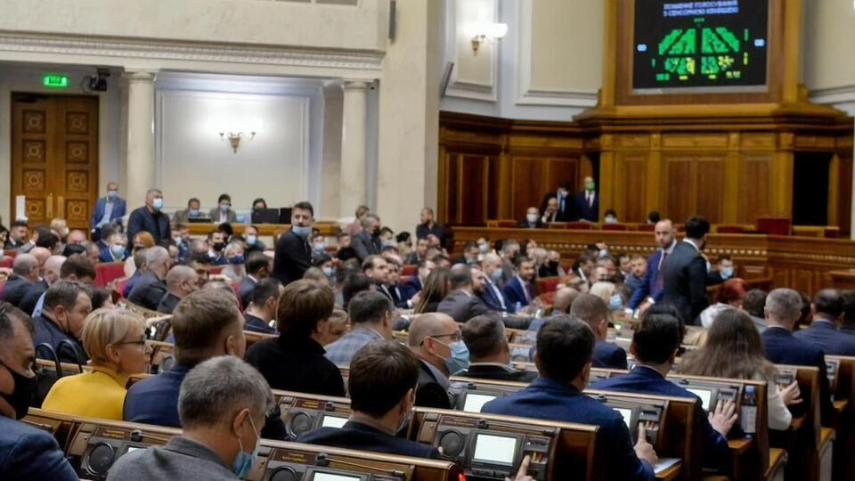"Слуга народу" лідирує в парламентському рейтингу