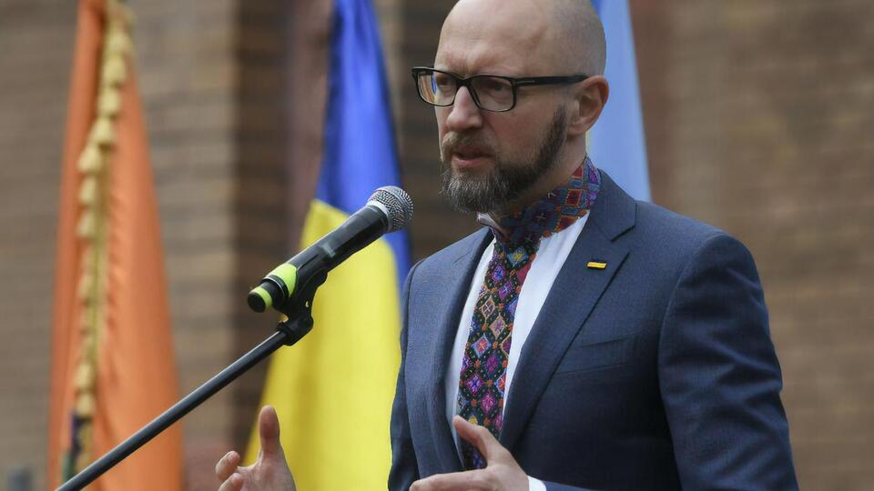 Яценюк (на фото) обратил внимание, что президент не сказал, кто купил уголь
