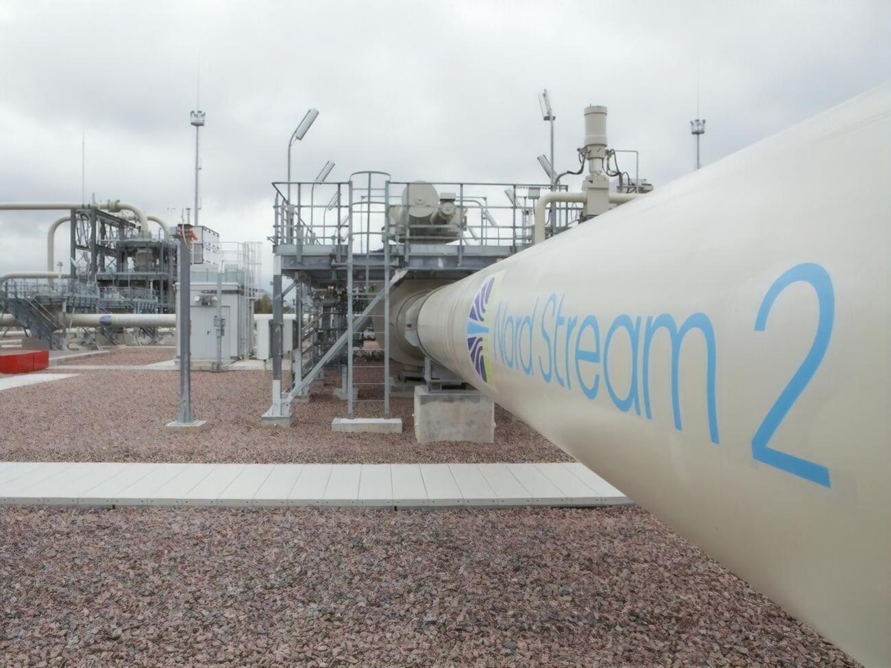 Штаб-квартира російської Nord Stream 2 AG розташована у Швейцарії, але німецькою частиною газопроводу має намір управляти дочірнє підприємство в Німеччині, яке поки що не відповідає вимогам ФРН