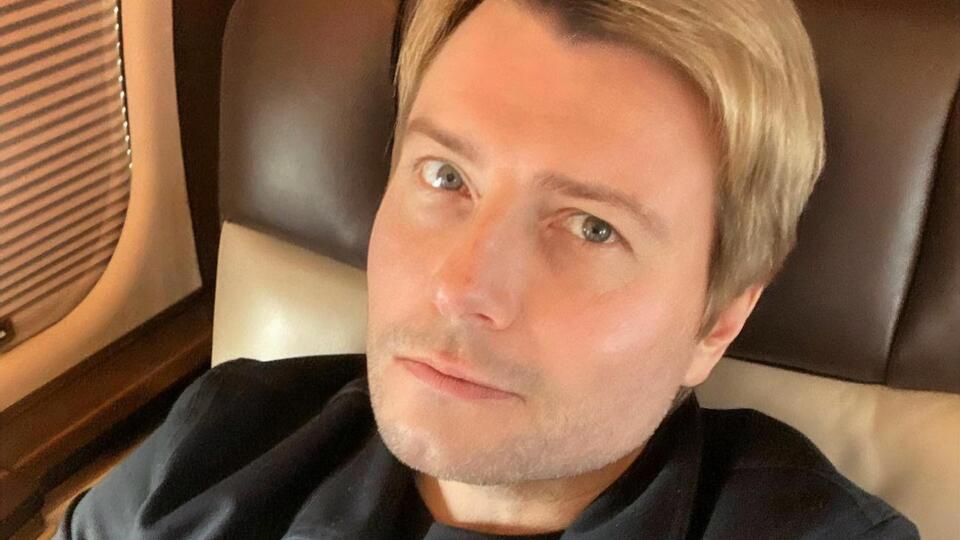 Басков считает, что животное обгадило его к деньгам