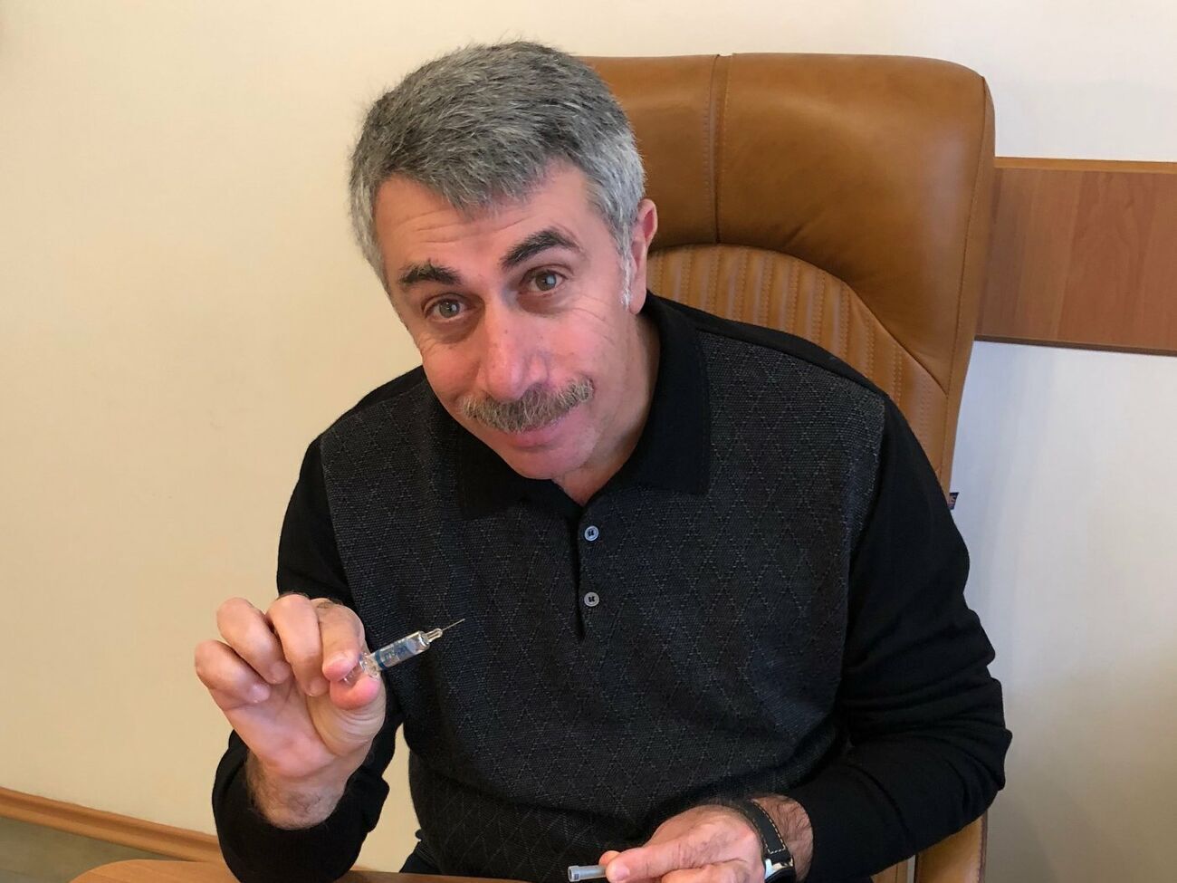 Если мы привьем детей от COVID-19, шансы на то, что вирус будет не так активно мутировать, однозначно увеличатся