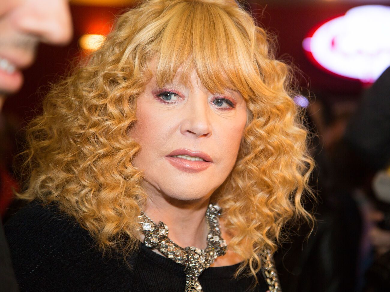 Пугачева:&nbsp;Почему вы без маски со мной разговариваете?