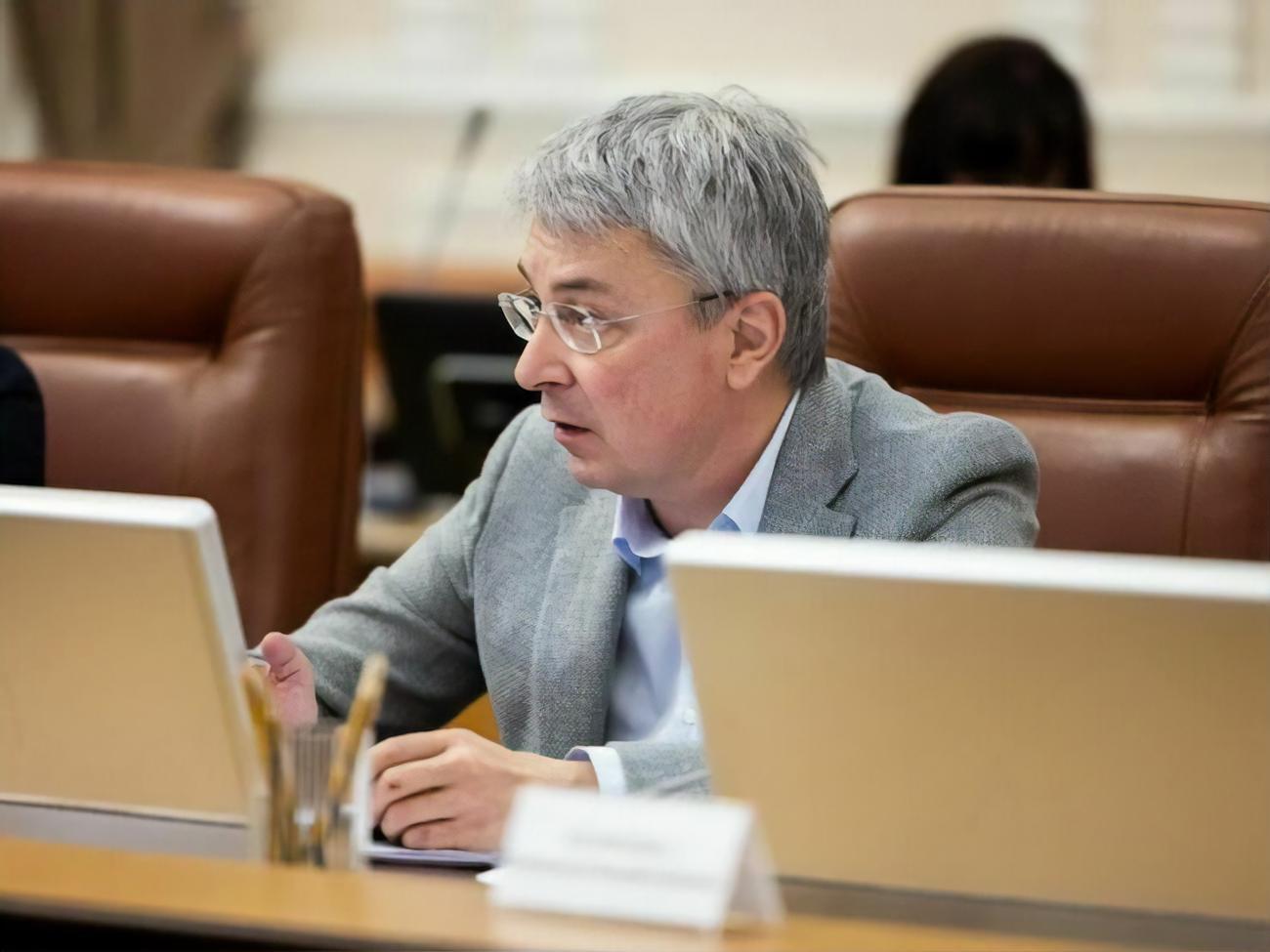 Гуманітарний комітет Ради планує зустрітися з Ткаченком для "отримання ясності з кадрового питання"