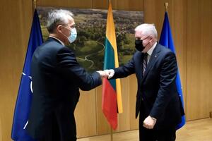 Столтенберг зустрівся з Анушаускасом у Брюсселі