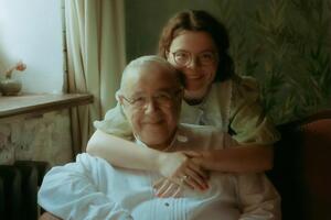 Разница в возрасте супругов составляет 44 года