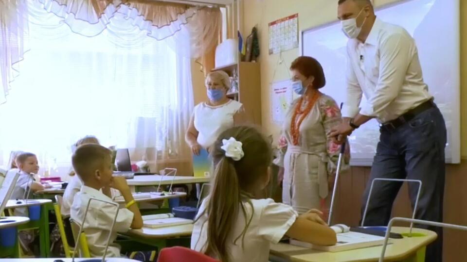 Кличко: У київських школах на очне навчання переводять учнів усіх класів