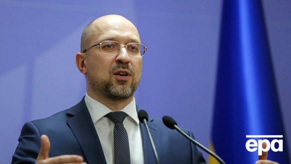Шмыгаль: вакцинированные от COVID-19 получат по 1 тыс. грн на виртуальные платежные карты