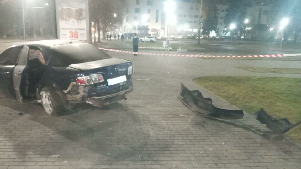 На проспекті Василя Мойсея у Луцьку нетверезий водій Mazda 6 на смерть збив пішохода