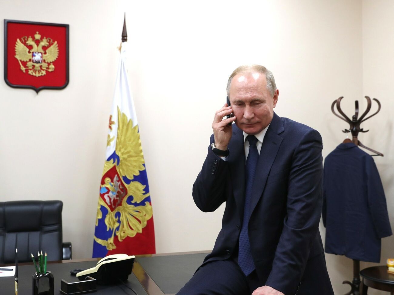 Янукович говорил с Путиным (на фото) с помощью специальной правительственной связи