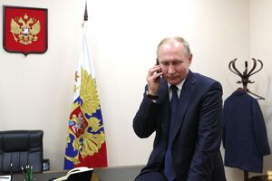Янукович говорил с Путиным (на фото) с помощью специальной правительственной связи