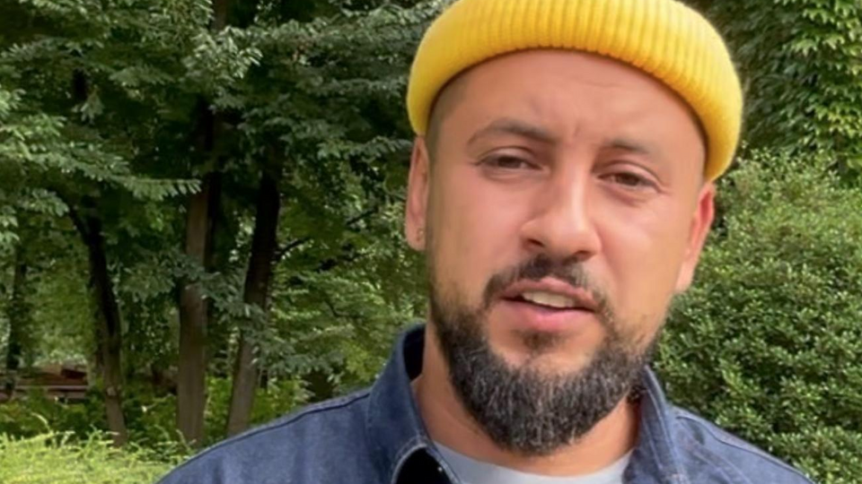 В начале своей карьеры Монатик продал Лободе одну из своих песен – "40 градусов"