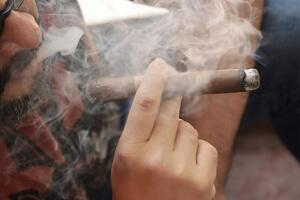 Ежегодно более 8 млн людей в мире умирают от болезней, вызванных употреблением табака
