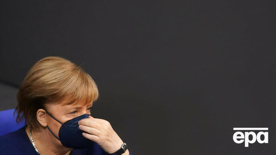 Меркель попросила региональных лидеров Германии ввести более жесткие ограничения в связи с рекордным ростом показателей заболеваемости COVID-19
