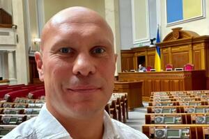 Кива здав два нагородні пістолети – Glock 19 та АПС