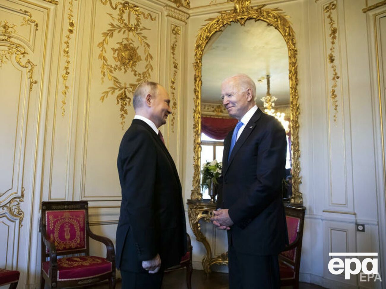 16 червня Байден (праворуч) у Женеві провів першу зустріч із Путіним (ліворуч) як глава Білого дому