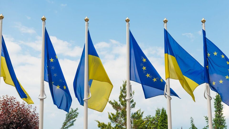 Україна закріпила в Конституції стратегічний курс на членство в ЄС, президент вважає логічним надання країні європейської перспективи