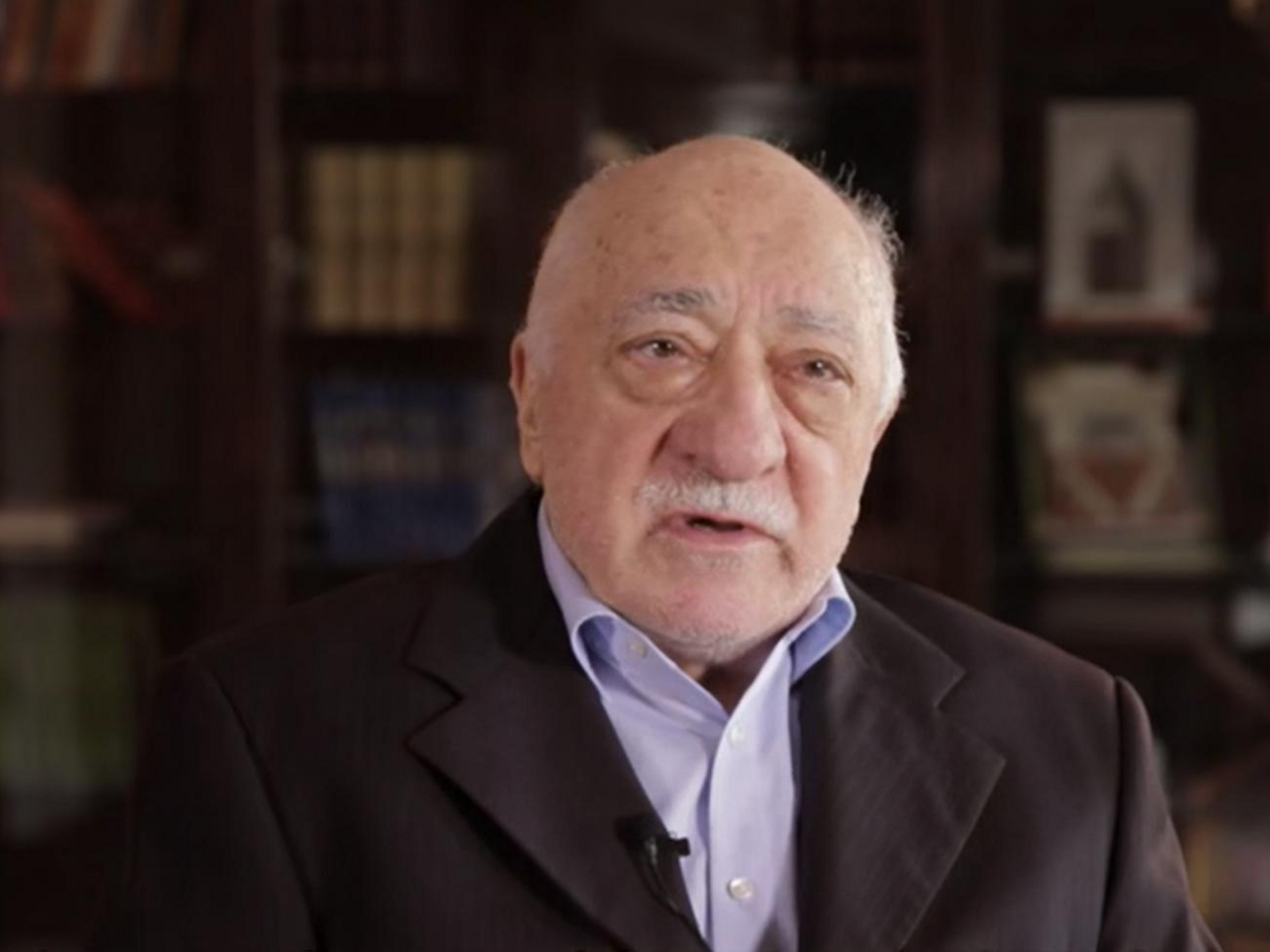 Гюлен&nbsp;выехал в США на лечение в 1999 году и с тех пор живет там