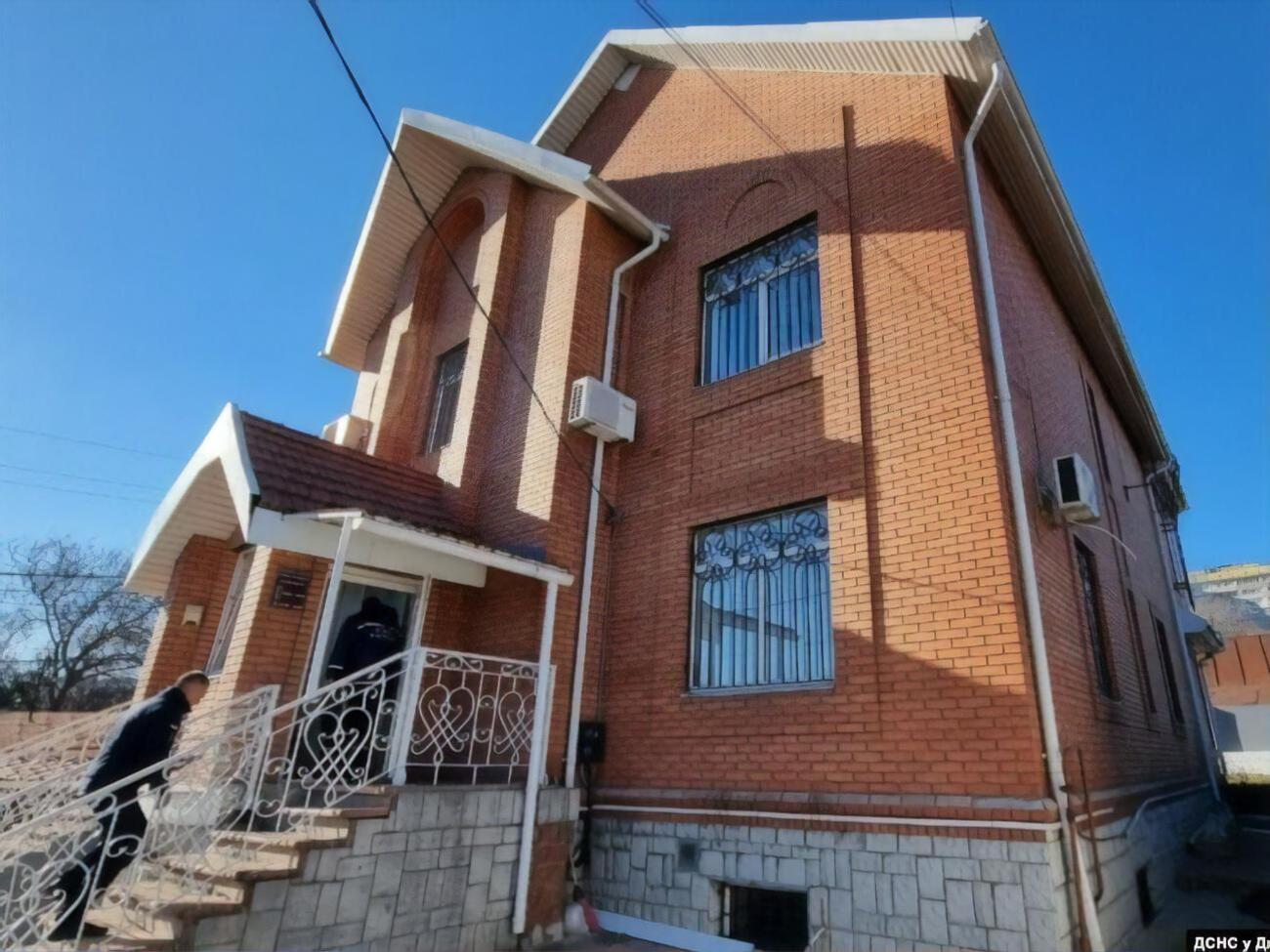 Підозри в недотриманні правил пожежної безпеки в будинку для людей похилого віку вручили трьом людям