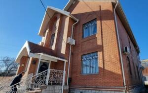 Підозри в недотриманні правил пожежної безпеки в будинку для людей похилого віку вручили трьом людям