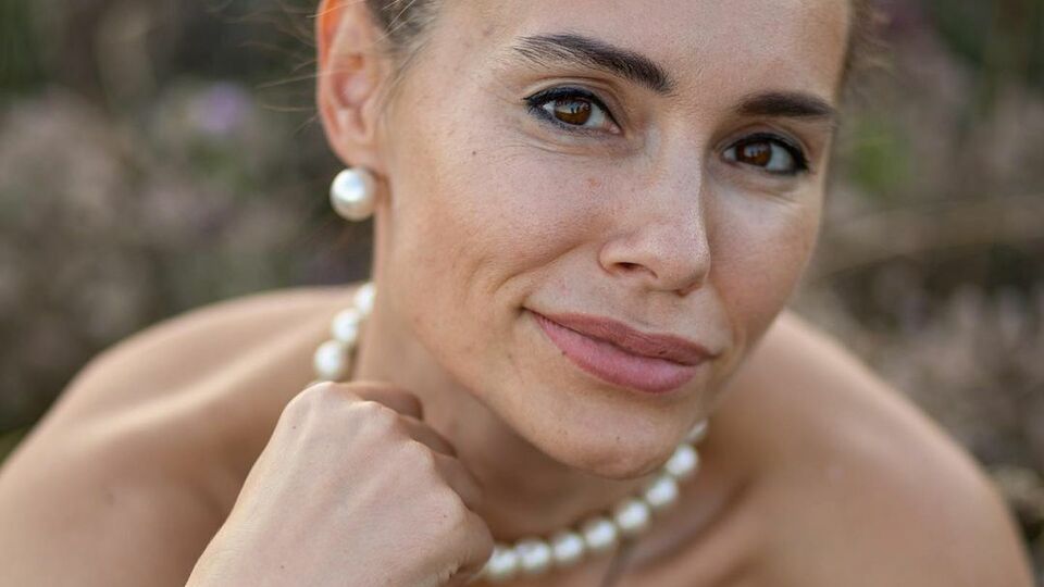 41-летняя Виталина Ющенко показала свое новое фото, на котором позирует без лифчика