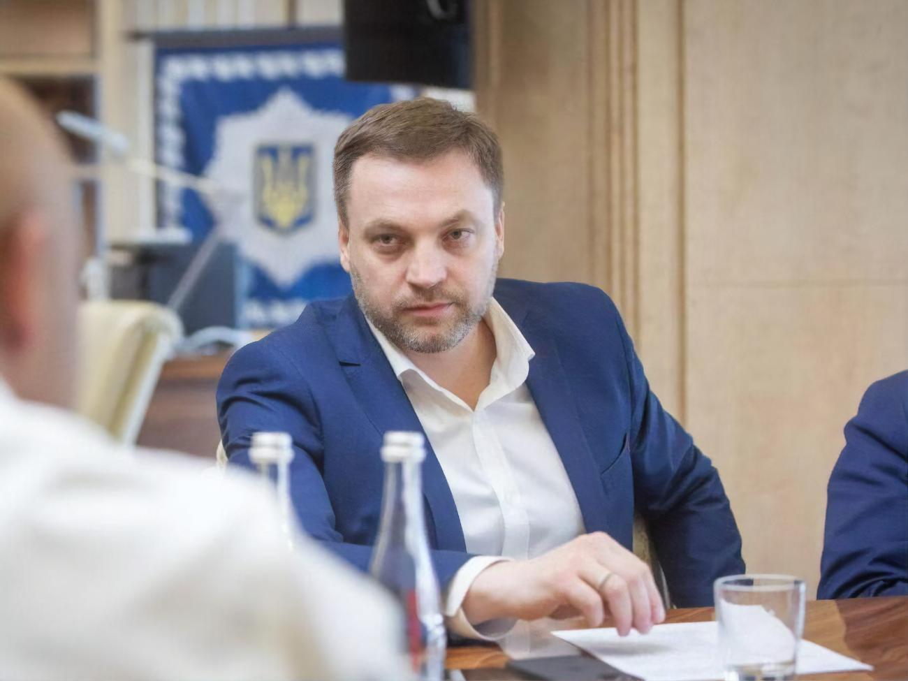 Монастырский считает, что пока необходимости вводить чрезвычайное положение нет
