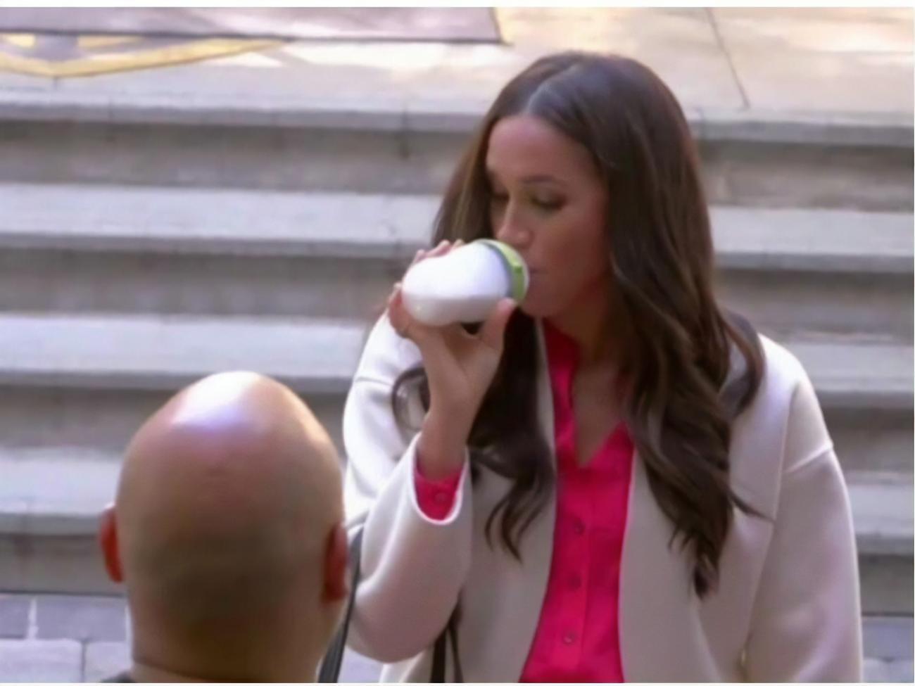 Дружина принца Гаррі: Мамі потрібно трохи молока