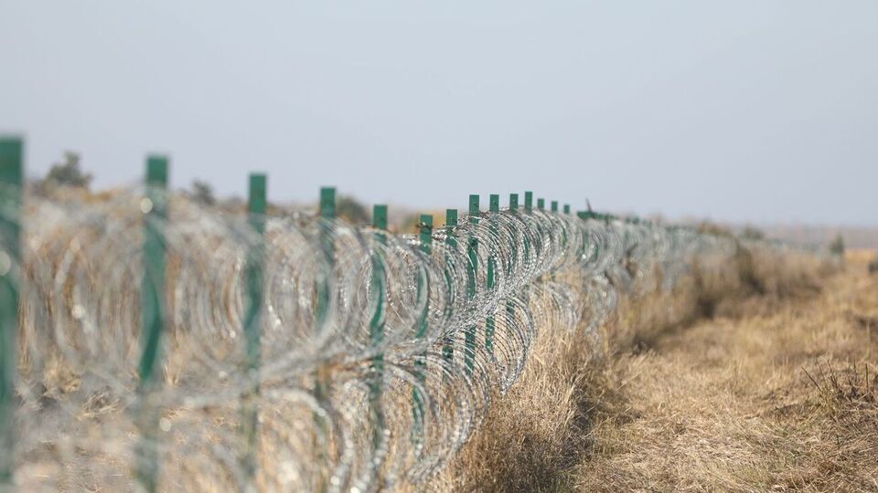 Границу планируют обустроить на участке протяженностью в более 2500 км