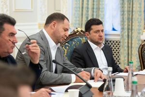 У студії програми "Свобода слова Савіка Шустера" очікують, що Зеленський та Єрмак приймуть запрошення