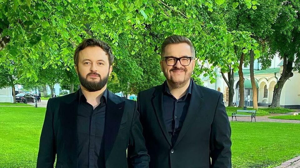 Пономарьов написав слова та музику пісні, яку виконав разом із Dzidzio